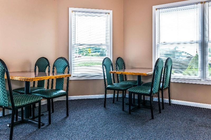 فندق Econo Lodge Vincennes