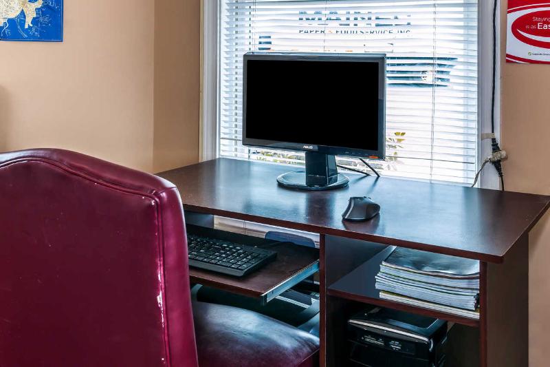 فندق Econo Lodge Vincennes