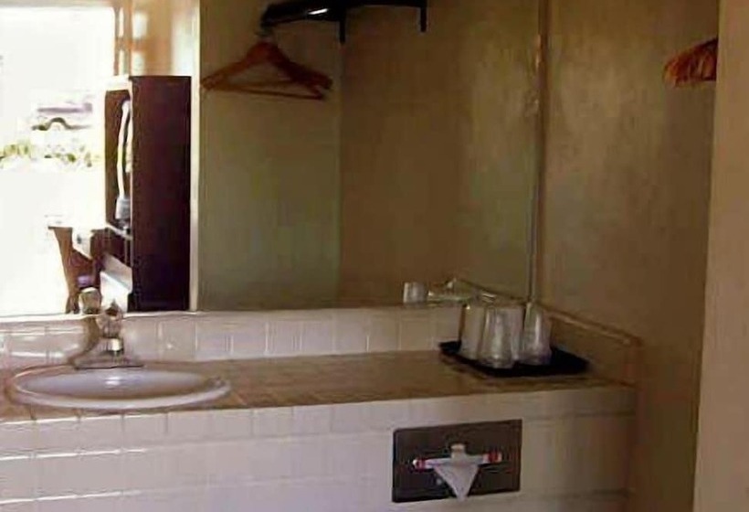 فندق Economy Inn Seaside