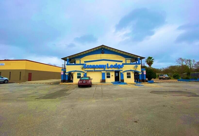 בית מלון כפרי Economy Lodge Texas City Refinery