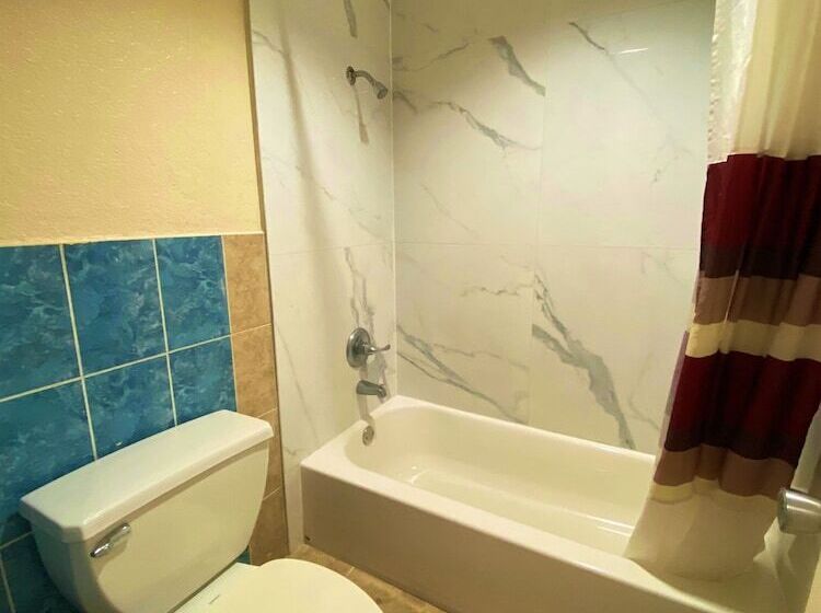 בית מלון כפרי Economy Lodge Texas City Refinery