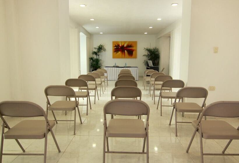 בית מלון כפרי Embajadores