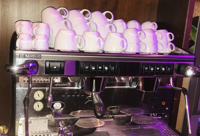 Отель Events Adlerpalast