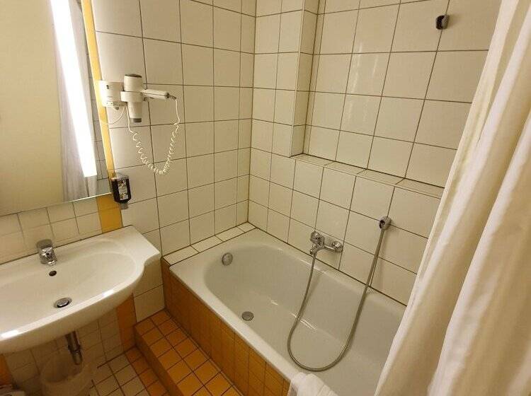 Отель Events Adlerpalast