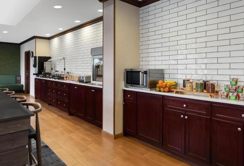 Отель Fairfield Inn Charlotte Mooresville Lake Norman