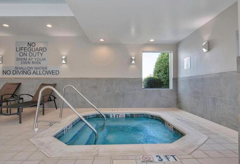 فندق Fairfield Inn & Suites By Marriott Greenwood