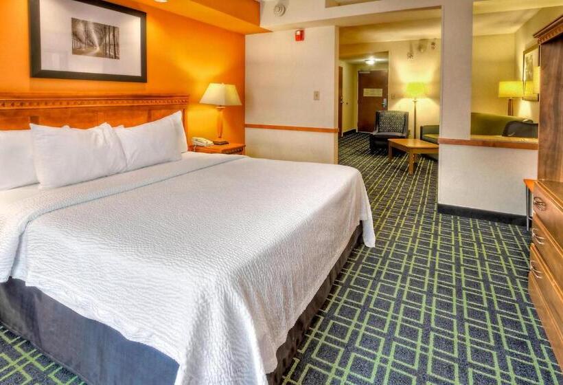 فندق Stones River Inn & Suites