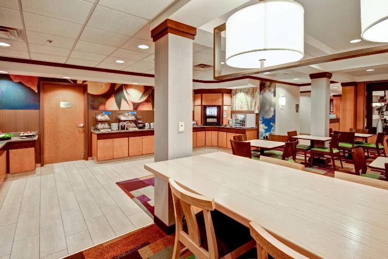 Отель Fairfield Inn & Suites By Marriott Saratoga Malta