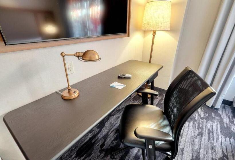 فندق Fairfield Inn & Suites Woodbridge