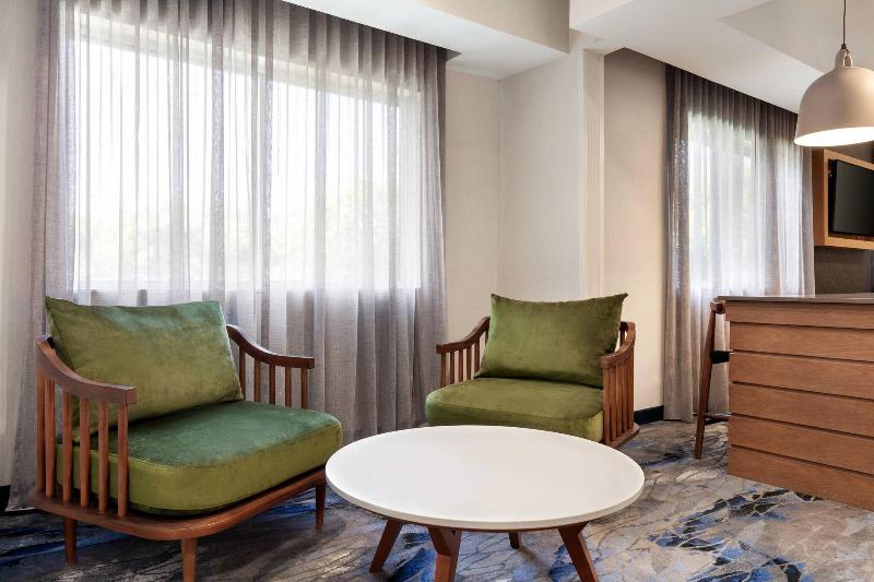 هتل Fairfield Inn By Marriott Visalia Sequoia