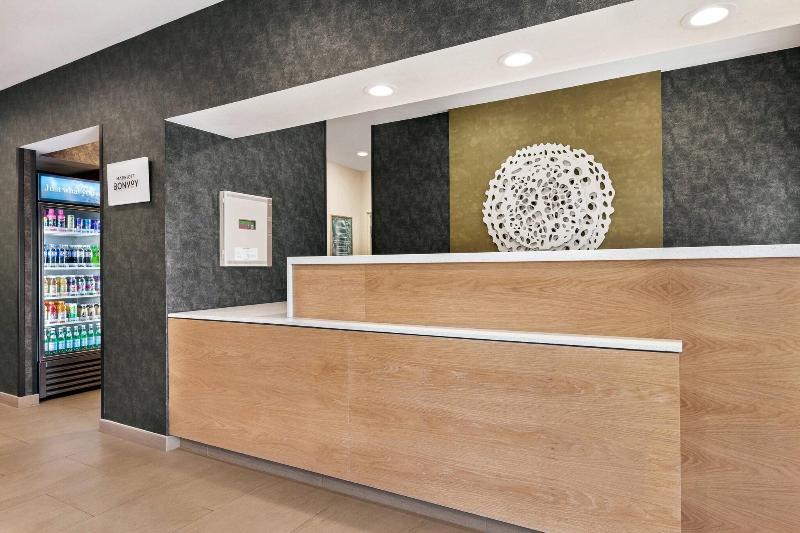 هتل Fairfield Inn By Marriott Visalia Sequoia