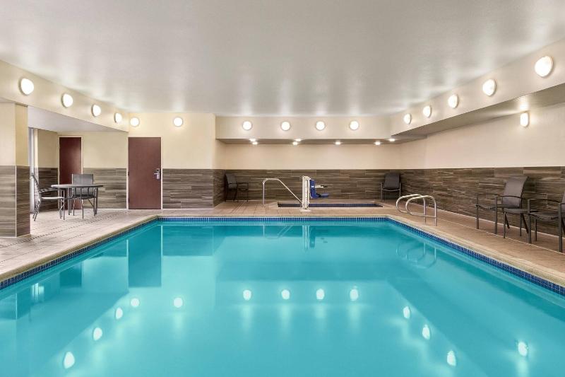 هتل Fairfield Inn By Marriott Visalia Sequoia