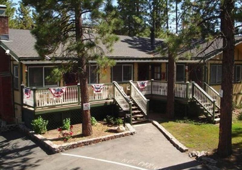 酒店 Fireside Lodge