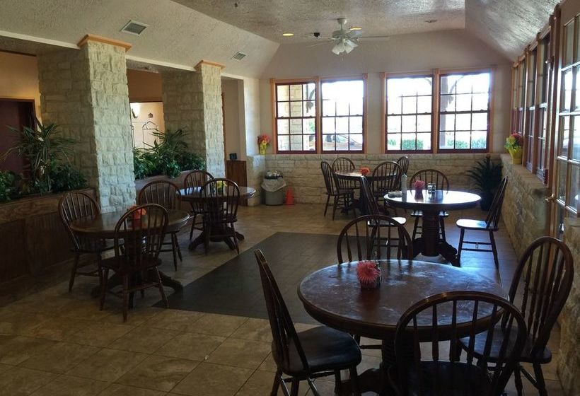 Отель Fredericksburg Hill Country