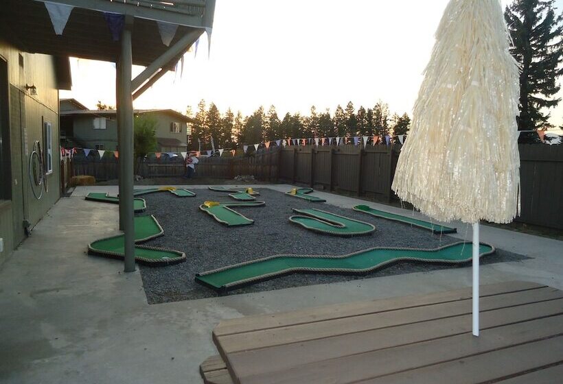 Отель Glacier Basecamp Lodge