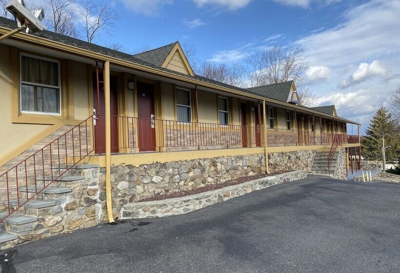 هتل Golden Hill Inndanbury