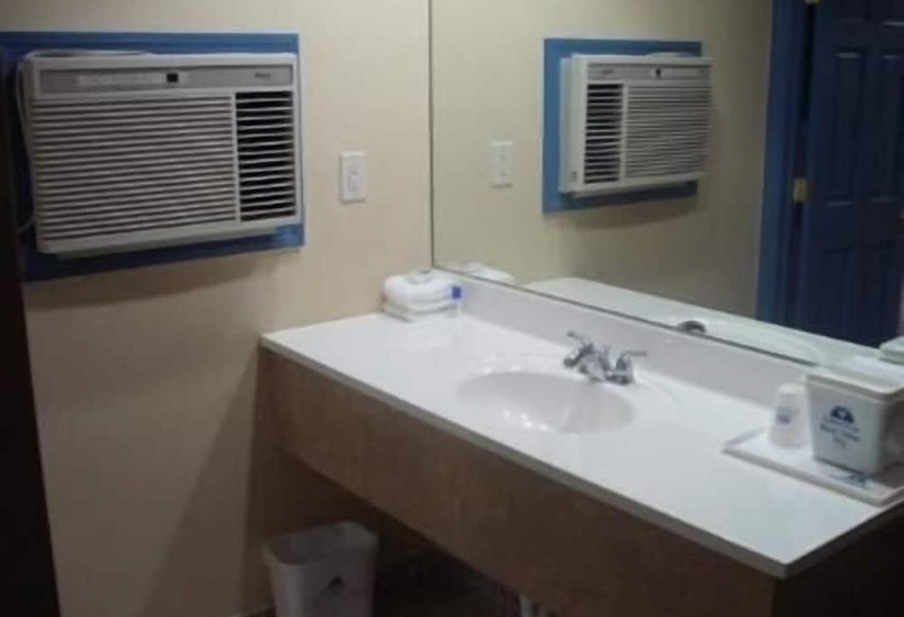 هتل Golden Hill Inndanbury