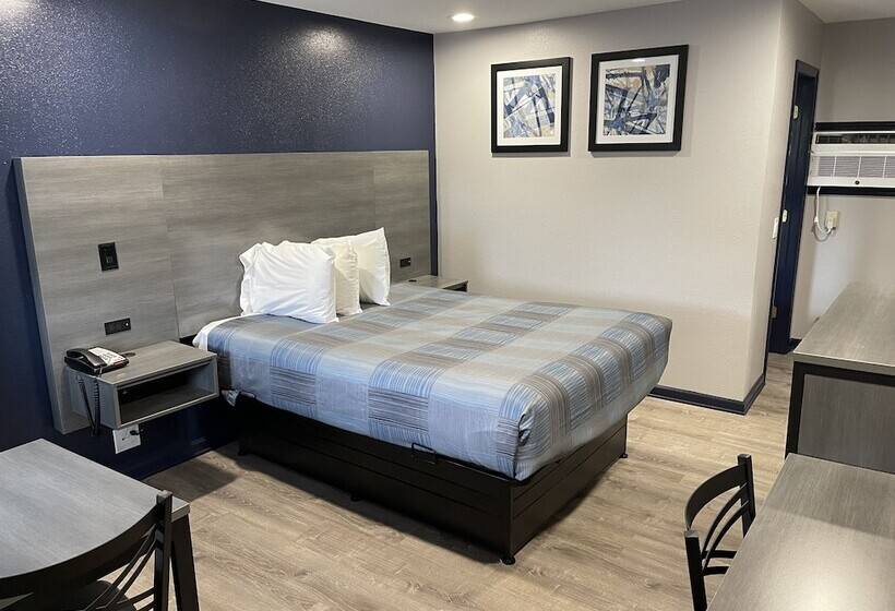 هتل Golden Hill Inndanbury