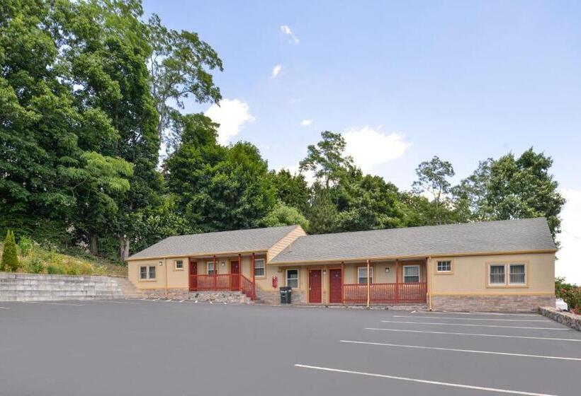 هتل Golden Hill Inndanbury