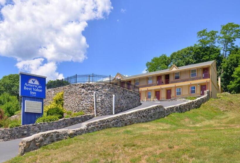 هتل Golden Hill Inndanbury