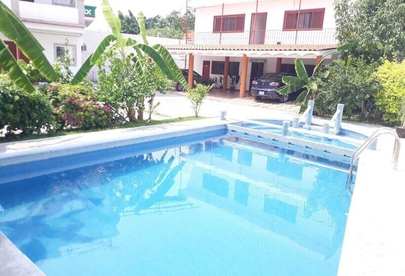 בית מלון כפרי Hacienda De Zapata