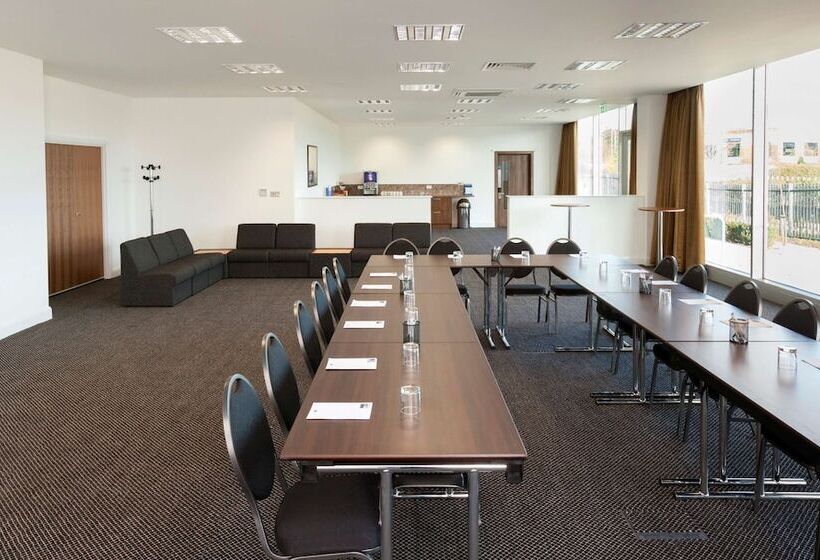 酒店 Hampton By Hilton London Luton Airport