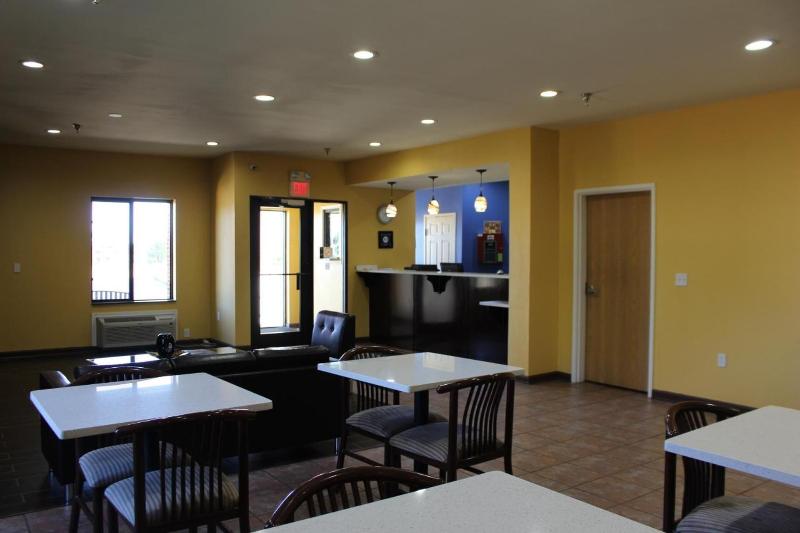 בית מלון כפרי Home Gate Inn & Suites
