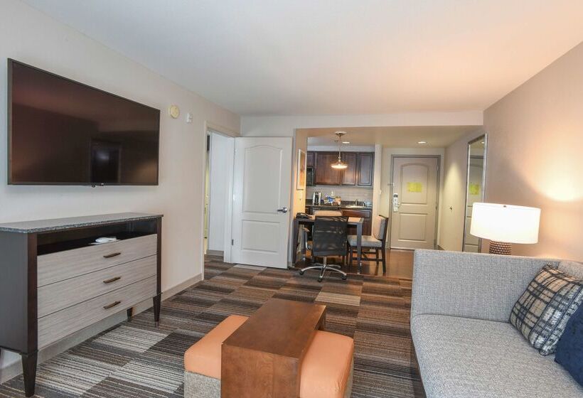 ホテル Homewood Suites Cincinnati Airport