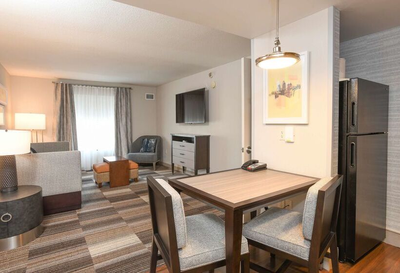 ホテル Homewood Suites Cincinnati Airport