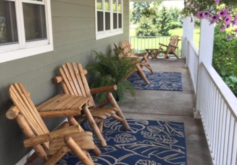 هتل Ivy Court Inn And Suites