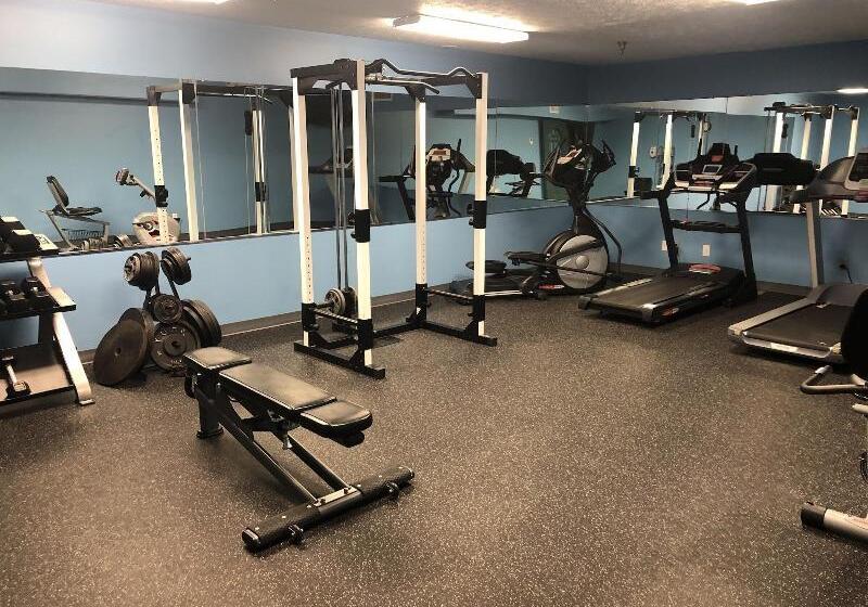 هتل Ivy Court Inn And Suites