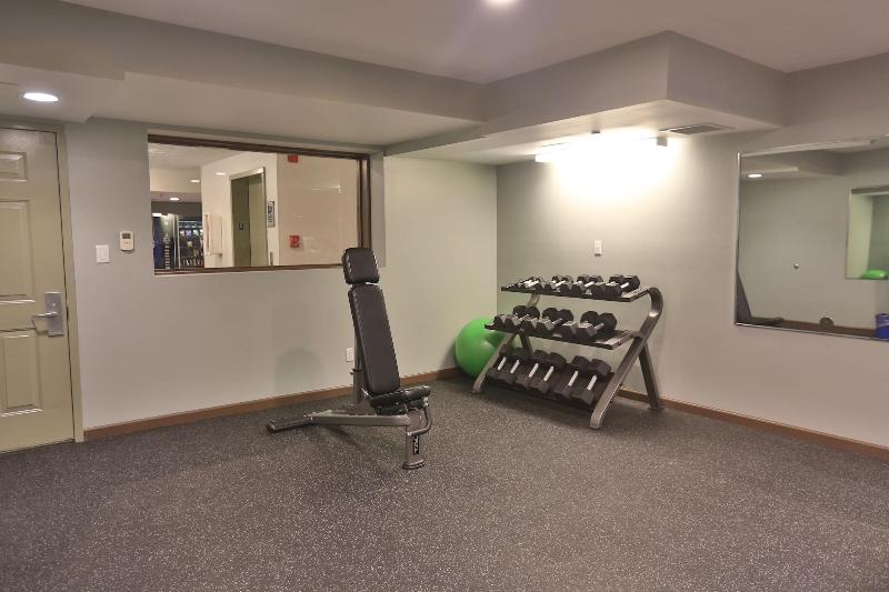 هتل Ivy Court Inn And Suites