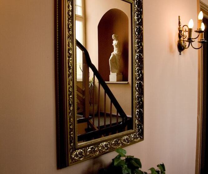 בית מלון כפרי Kronprinz