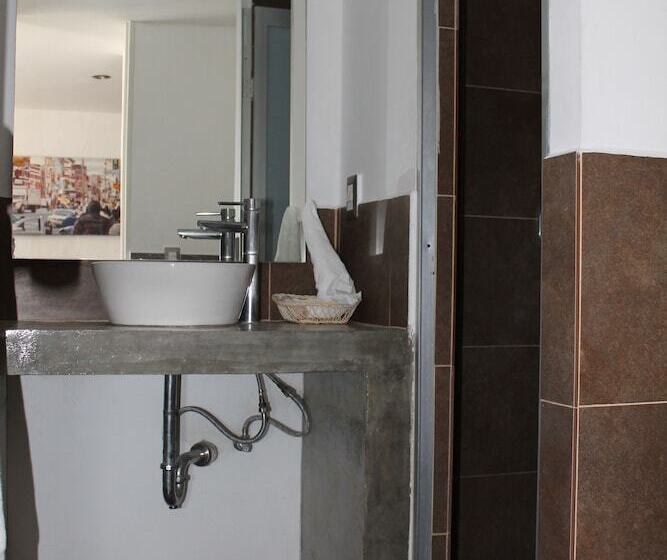 Отель Kuku Ruku