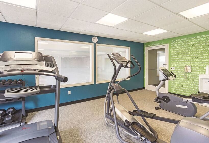 هتل La Quinta Inn & Suites By Wyndham Central Point  Medford