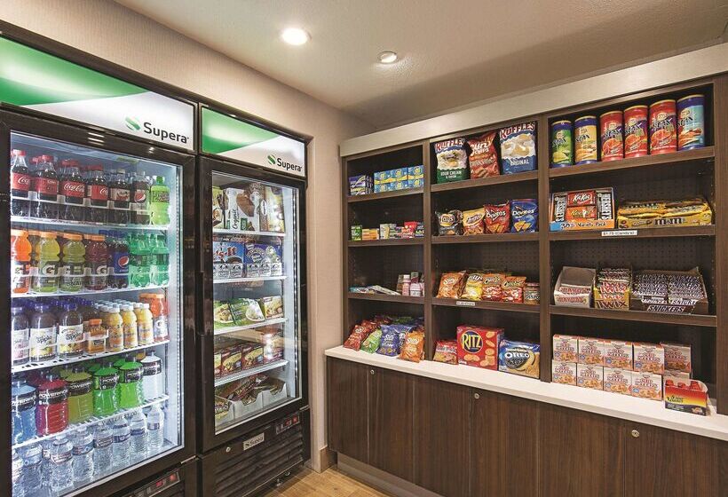 هتل La Quinta Inn & Suites By Wyndham Central Point  Medford