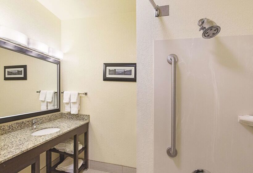 هتل La Quinta Inn & Suites By Wyndham Central Point  Medford