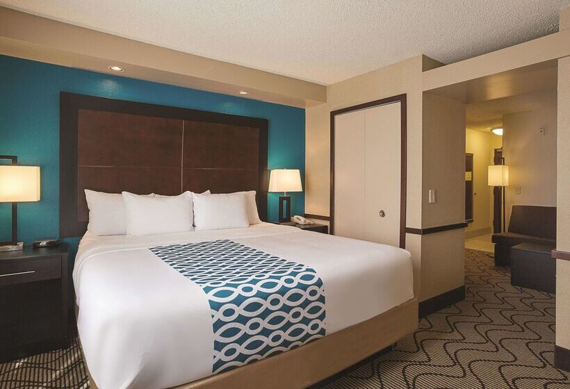هتل La Quinta Inn & Suites By Wyndham Central Point  Medford