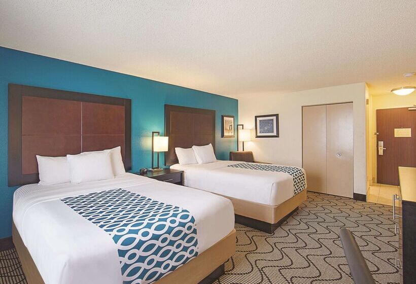 هتل La Quinta Inn & Suites By Wyndham Central Point  Medford