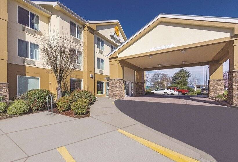 هتل La Quinta Inn & Suites By Wyndham Central Point  Medford