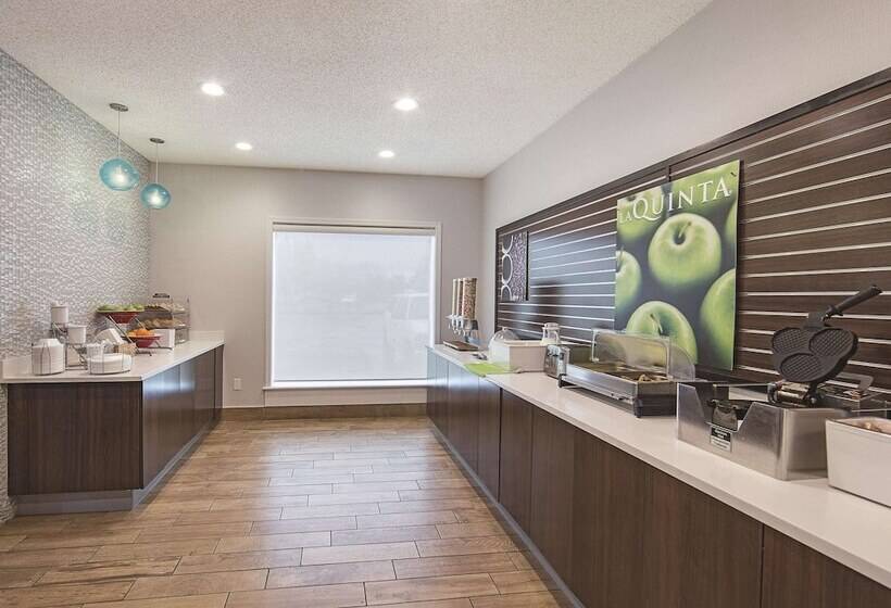هتل La Quinta Inn & Suites By Wyndham Central Point  Medford
