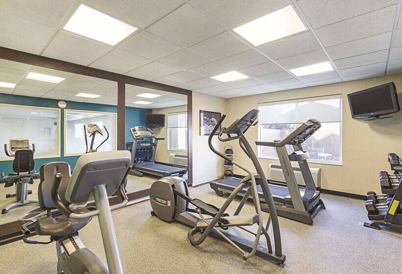 هتل La Quinta Inn & Suites By Wyndham Central Point  Medford