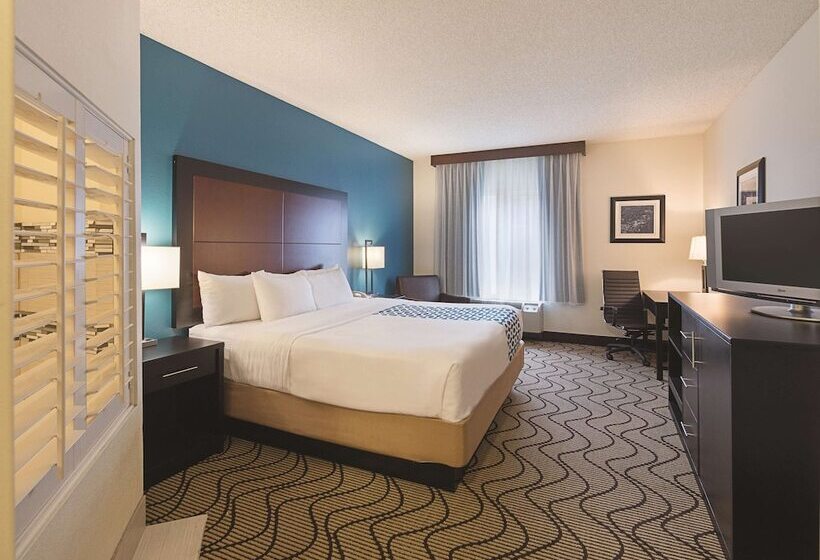 هتل La Quinta Inn & Suites By Wyndham Central Point  Medford