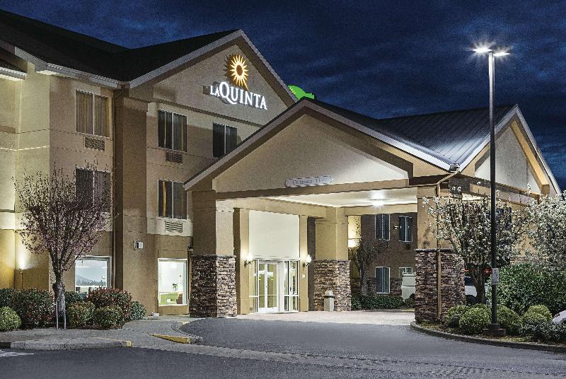 هتل La Quinta Inn & Suites By Wyndham Central Point  Medford