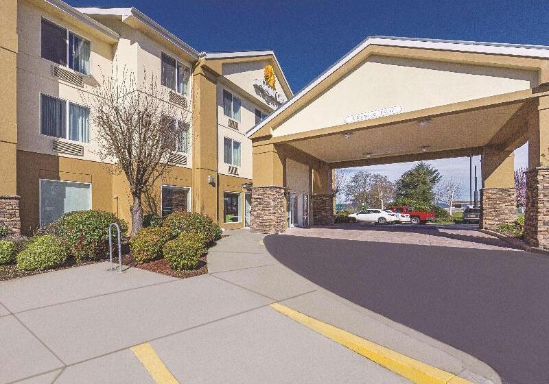 هتل La Quinta Inn & Suites By Wyndham Central Point  Medford