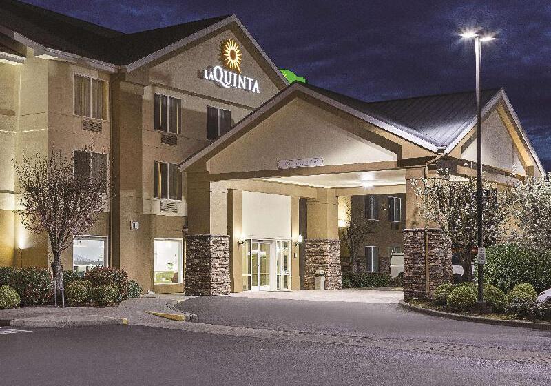 هتل La Quinta Inn & Suites By Wyndham Central Point  Medford