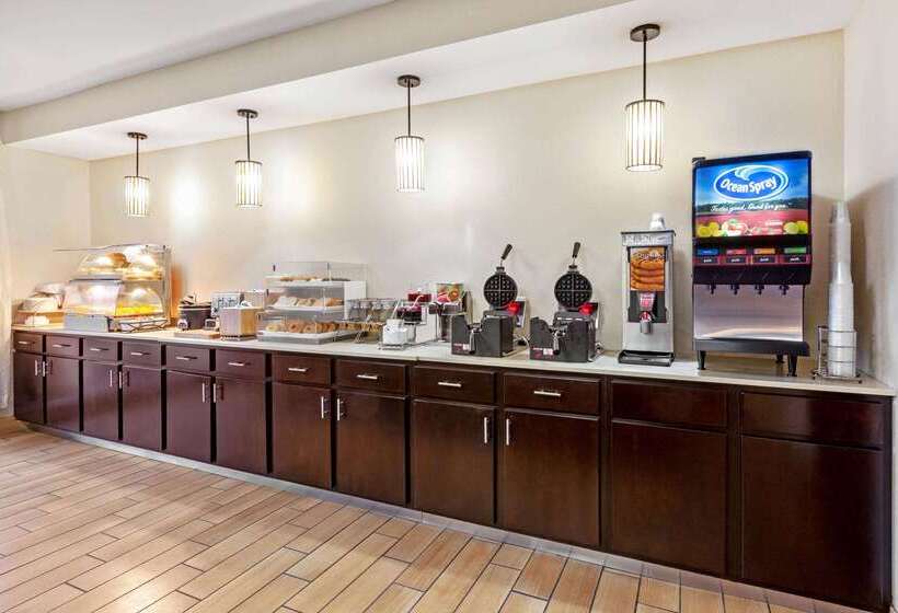 هتل La Quinta By Wyndham South Bend