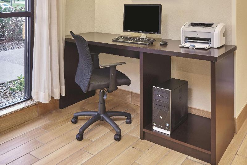 هتل La Quinta By Wyndham South Bend