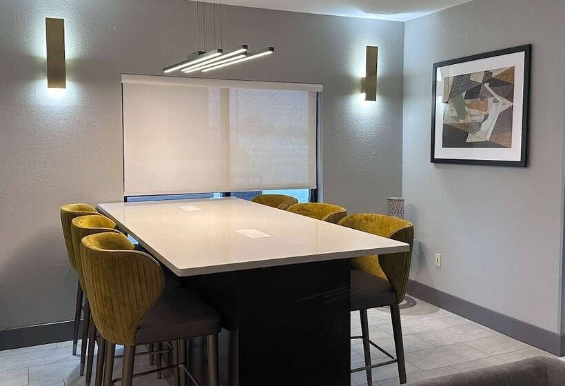 هتل La Quinta By Wyndham South Bend