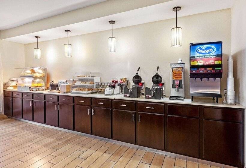 هتل La Quinta By Wyndham South Bend